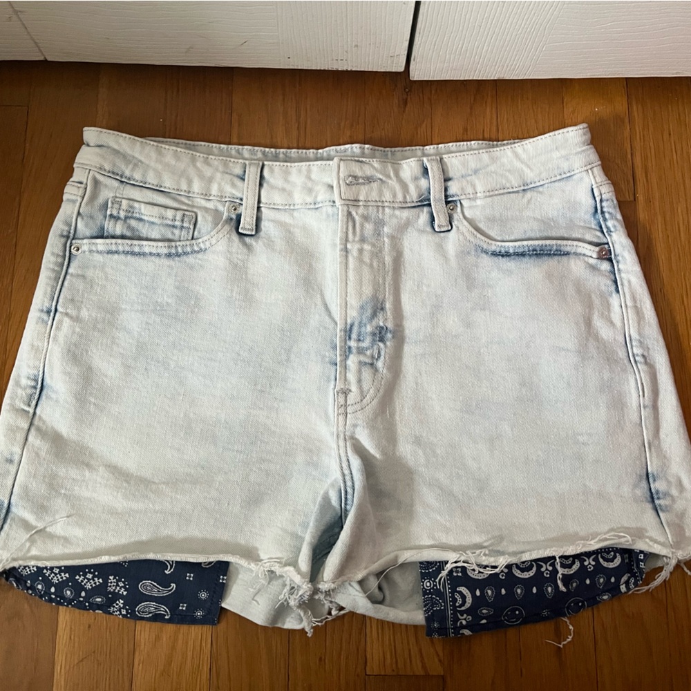 Old Navy Light Blue Jean Shorts with Dark Blue Bandana pockets